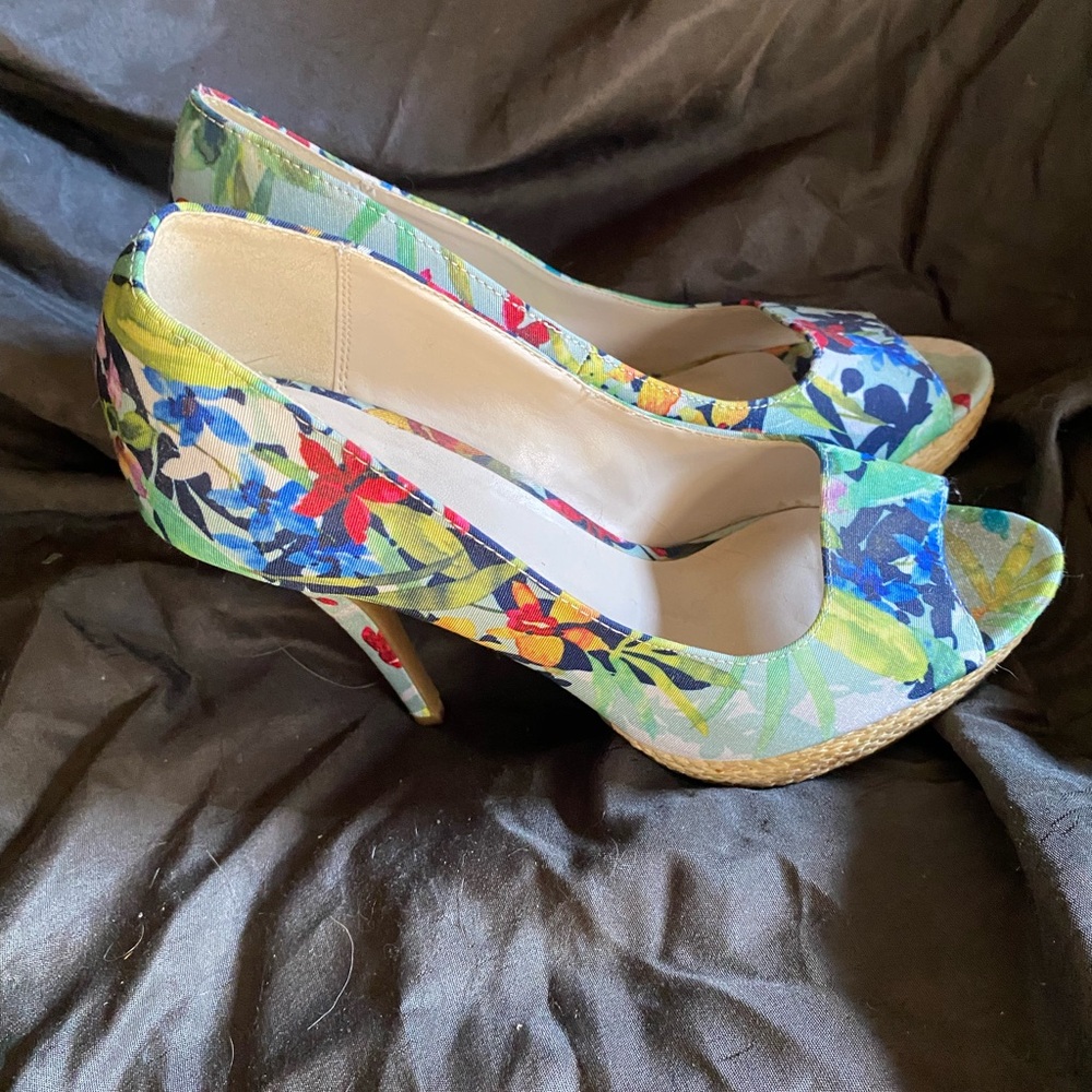 Flowered heels - Picture 3 of 10